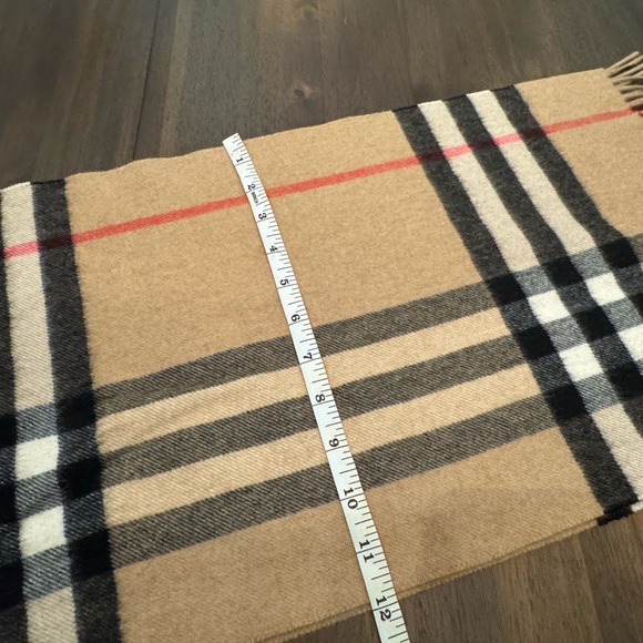 Burberry Classic Check Cashmere Scarf - Picture 6 of 6